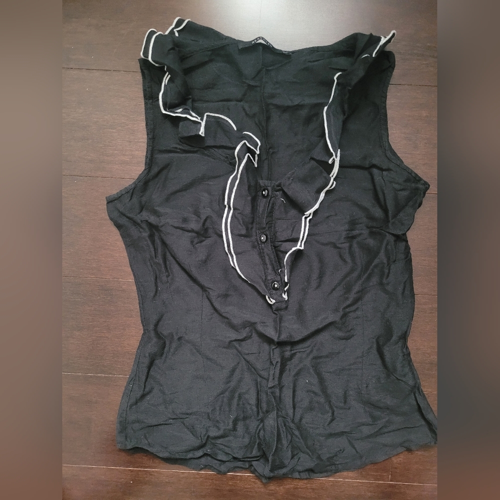 Ruffle sleeveless top